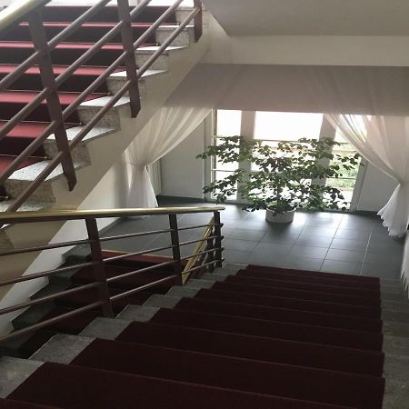Hotel Otar Прага Екстериор снимка