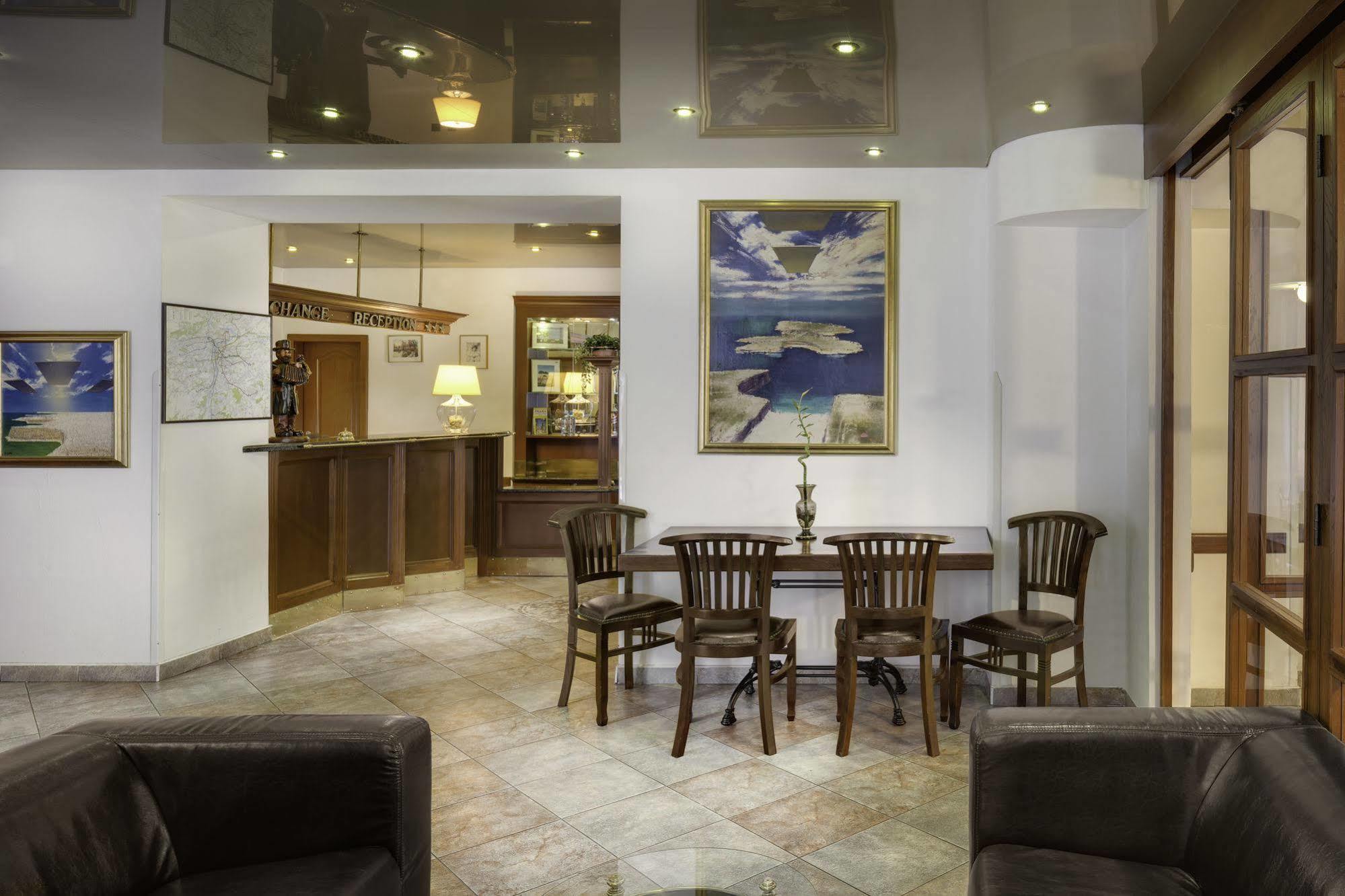 Hotel Otar Прага Екстериор снимка