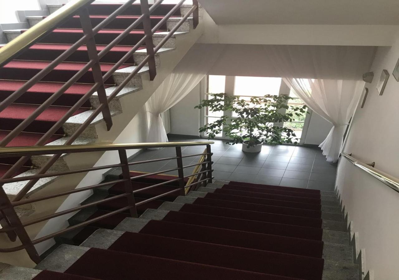 Hotel Otar Прага Екстериор снимка